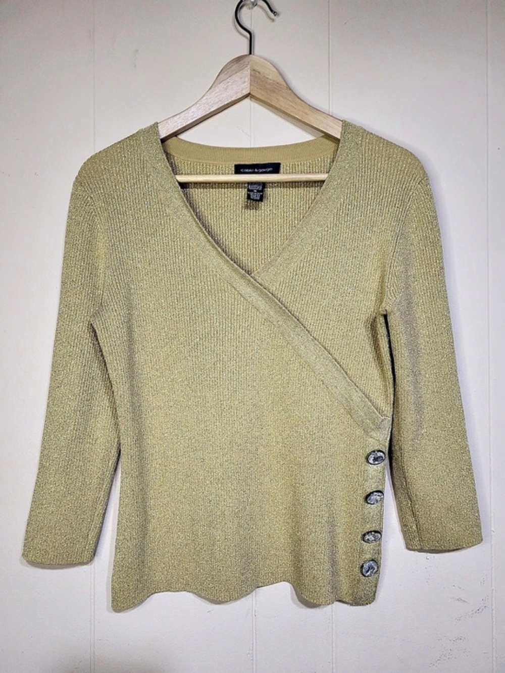 Cable & Gauge Gold Metallic Button Sweater/Shirt Size Medium Gently Used